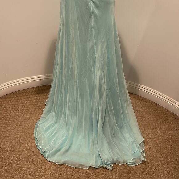 Amelia Couture Strapless Chiffon Gown Train Detail Blue Size 10 - Picture 8 of 14